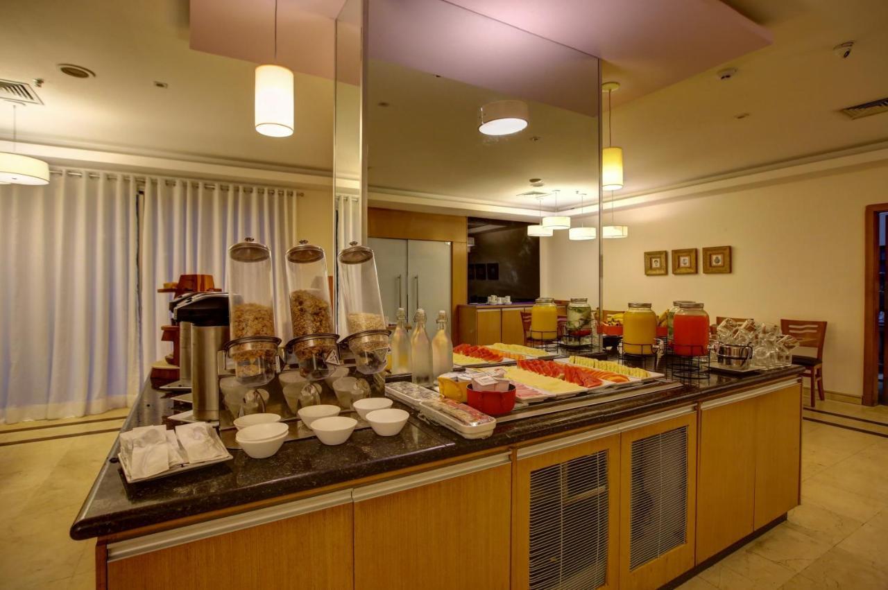 奥斯卡弗莱雷品质套房酒店 圣保罗 外观 照片